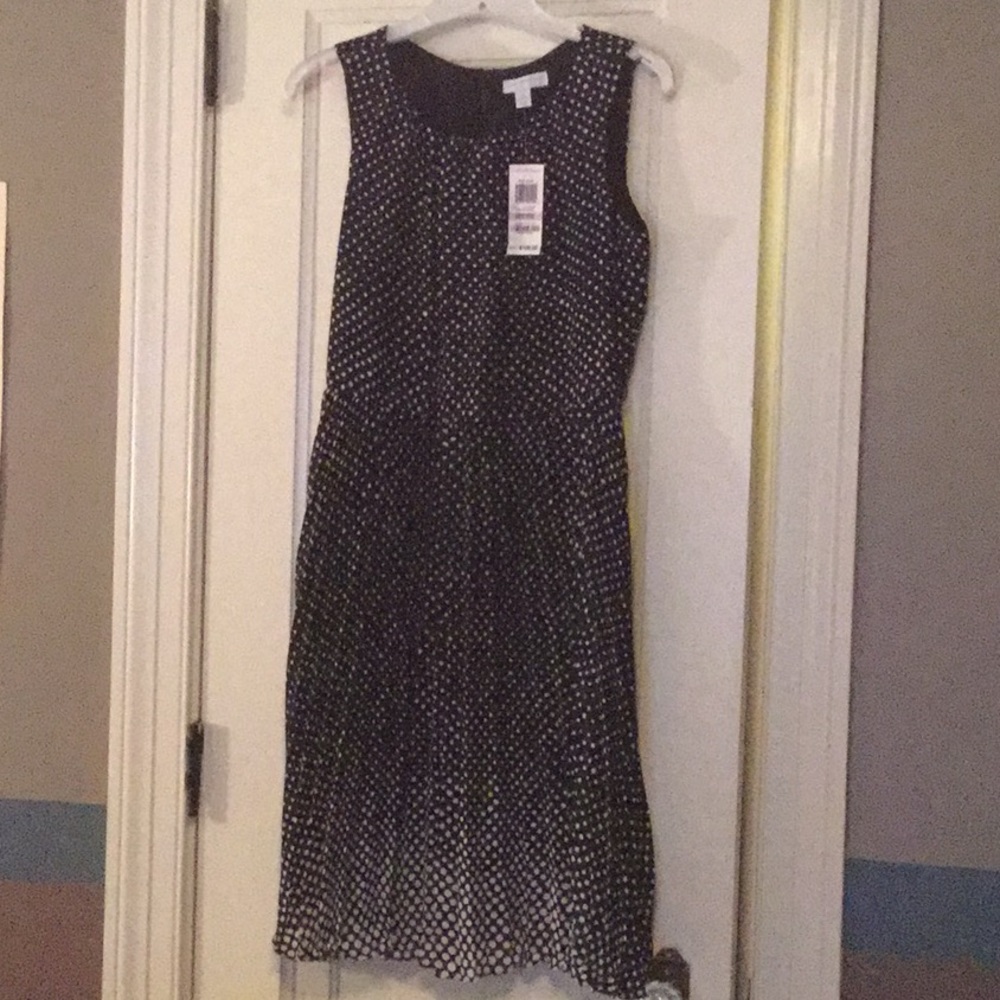 NWT charter club size 6P. Black and white